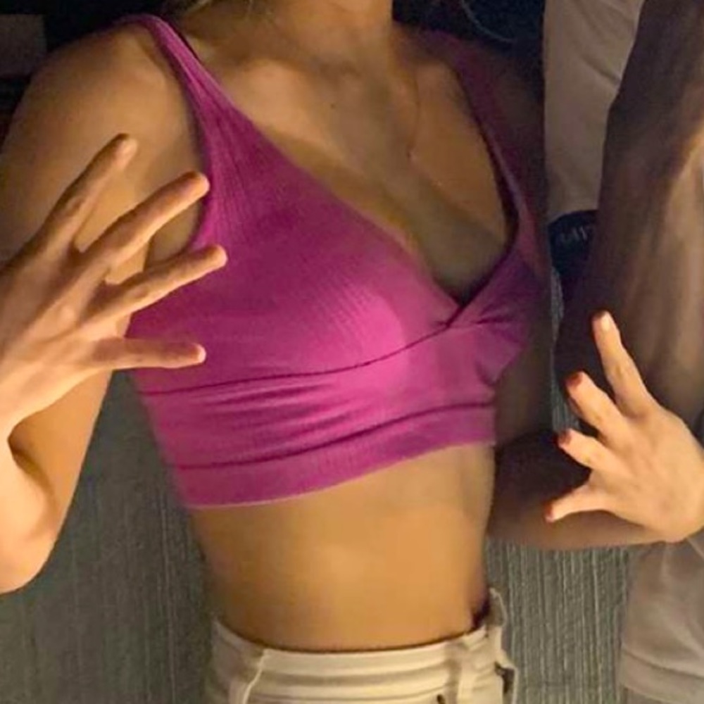 pink tank top